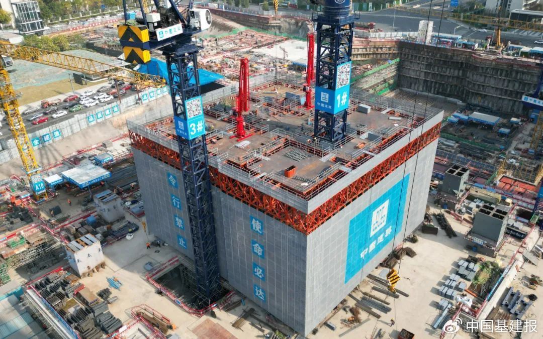中建八局尺蠖仿生式造楼机3.0在中海成都天府新区超高层项目投用|机器人|尺蠖|超高层_新浪新闻