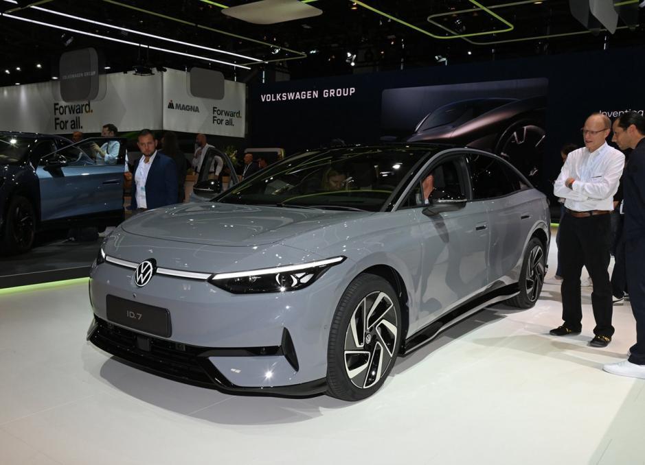 最适合大众新能源设计的车型大众id7车头车尾都显得很精致
