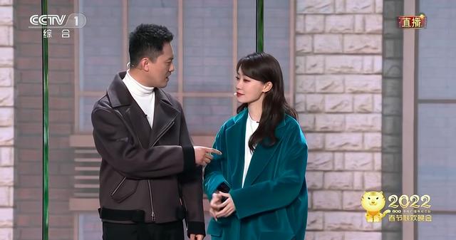 贾玲与张小斐这对老搭档再次带着小品《喜上加喜》,这一次的题材依然