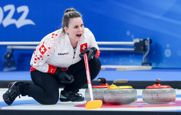 （北京冬奥会）冰壶——混双循环赛：意大利队胜瑞士队休闲区蓝鸢梦想 - Www.slyday.coM