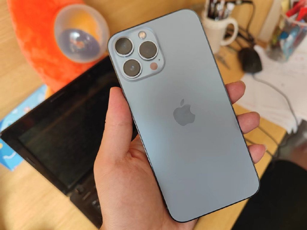 iphone12一夜间跌至清仓价手机榜高居第一库克终于爆发了