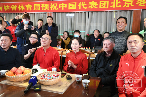 冬奥最前线丨“我们赢了!大靖好样的!” 中国吉林网与武大靖家人一起为“首金”欢呼!休闲区蓝鸢梦想 - Www.slyday.coM 冬奥最前线丨“我们赢了!大靖好样的!” 中国吉林网与武大靖家人一起为“首金”欢呼!休闲区蓝鸢梦想 - Www.slyday.coM