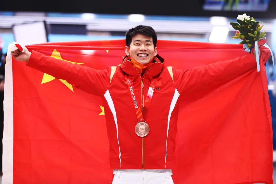 实现中国钢架雪车奖牌“零”的突破｜中国选手闫文港摘铜，殷正4.58秒创赛道出发纪录休闲区蓝鸢梦想 - Www.slyday.coM