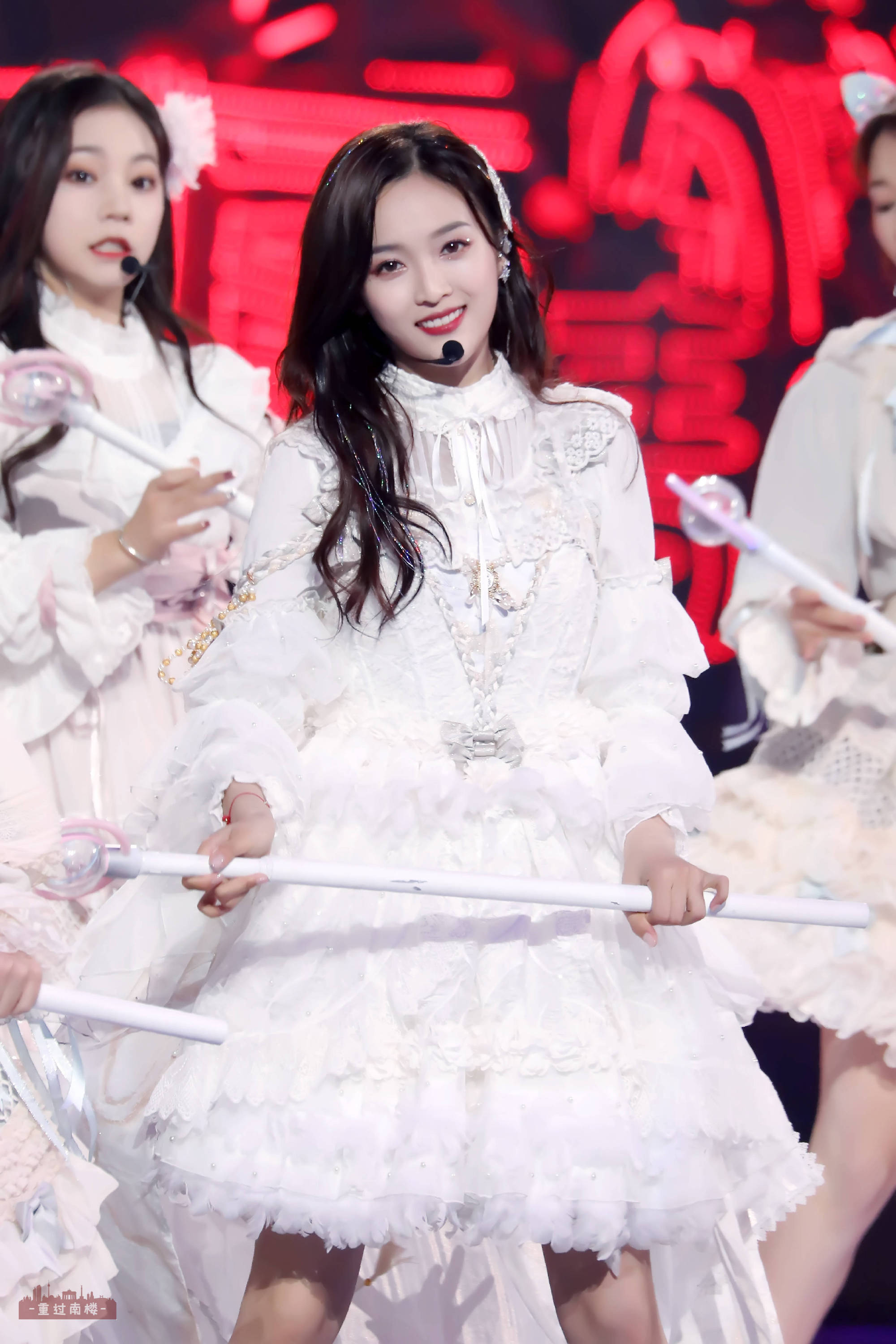 支持就行我在海口支持海口人气明星火箭少女101吴宣仪