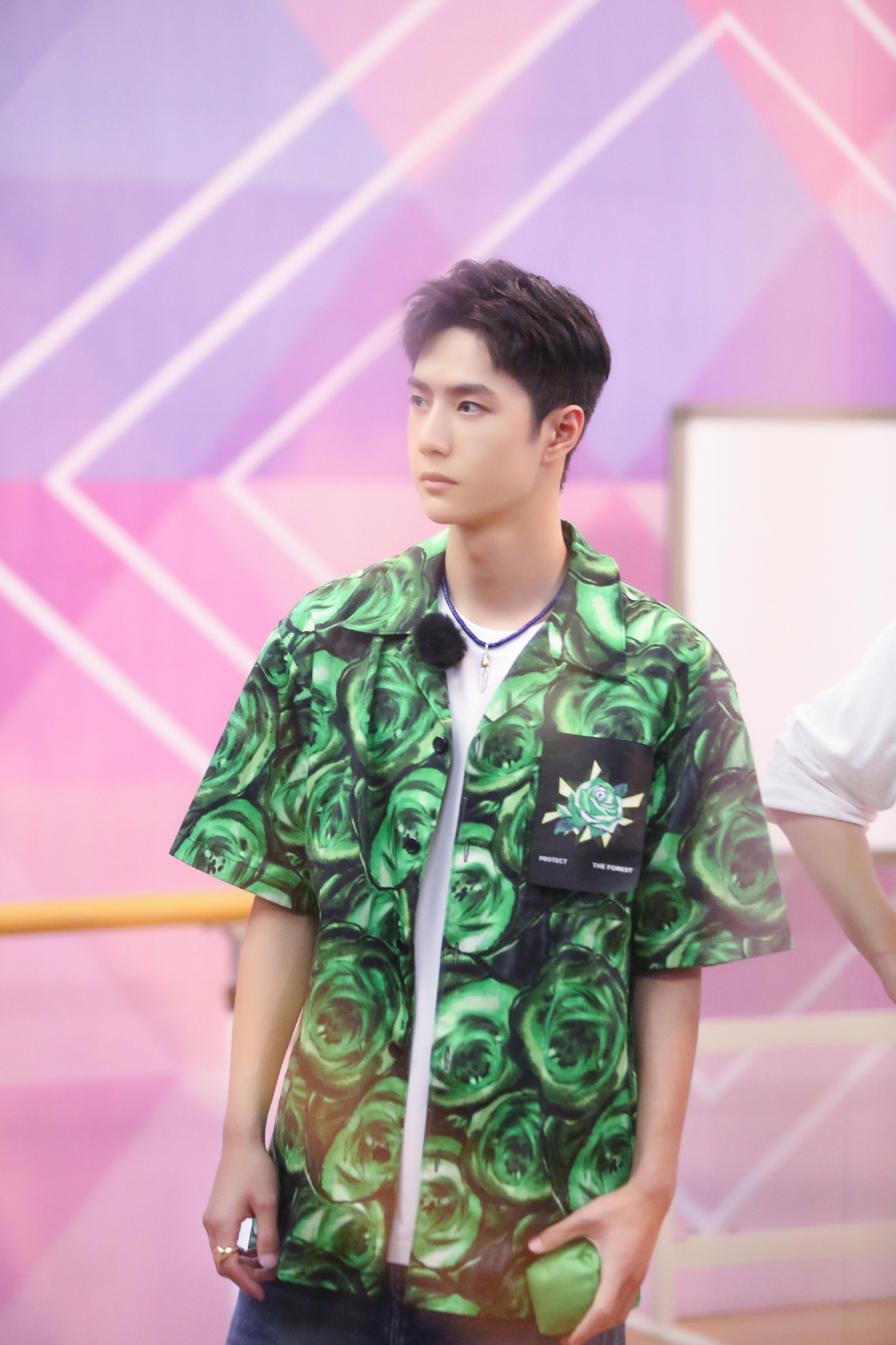 王一博天天向上 王一博衣品好好啊,怎么穿都好好看