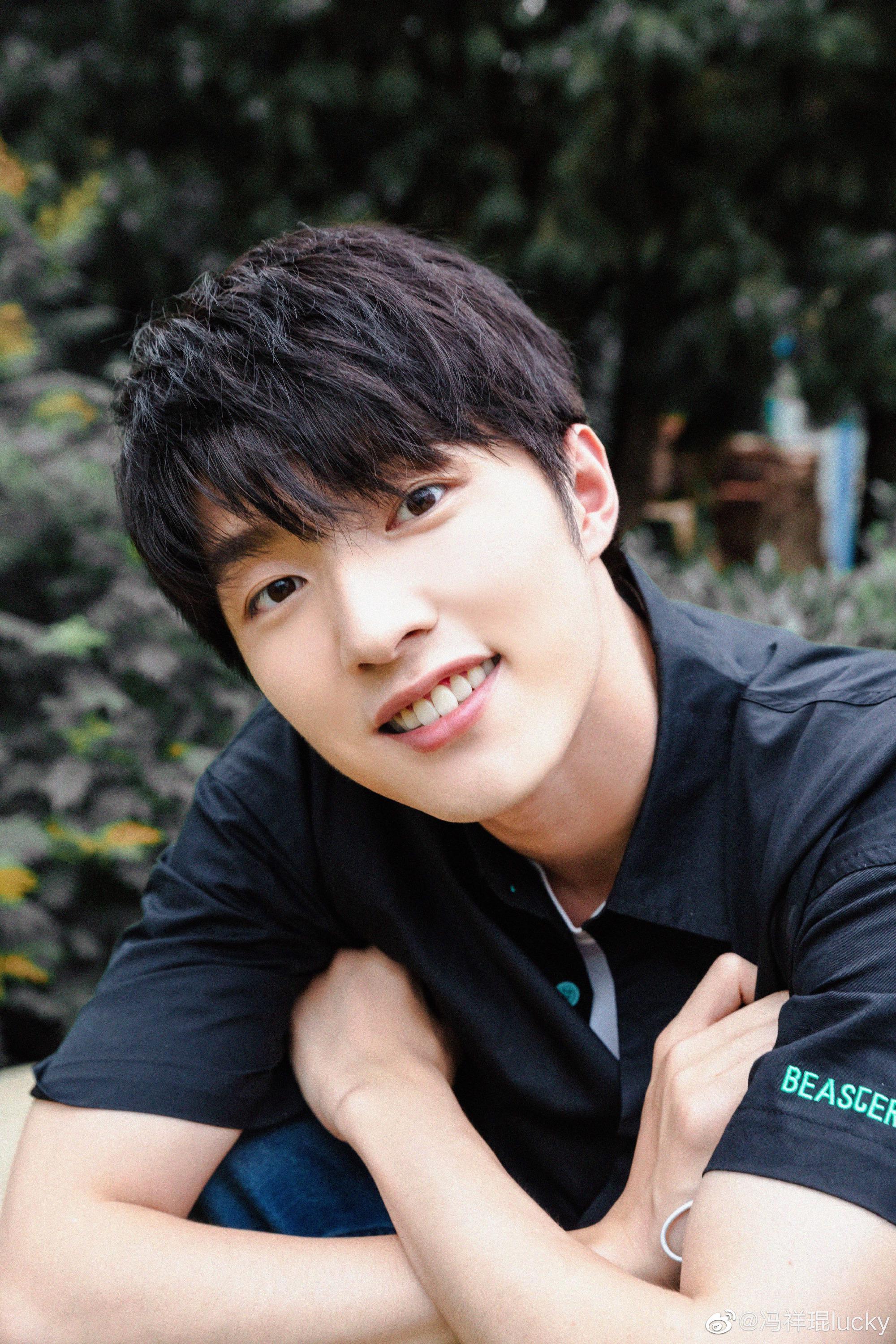 光线传媒三个男艺人辛云来冯祥琨李孝谦