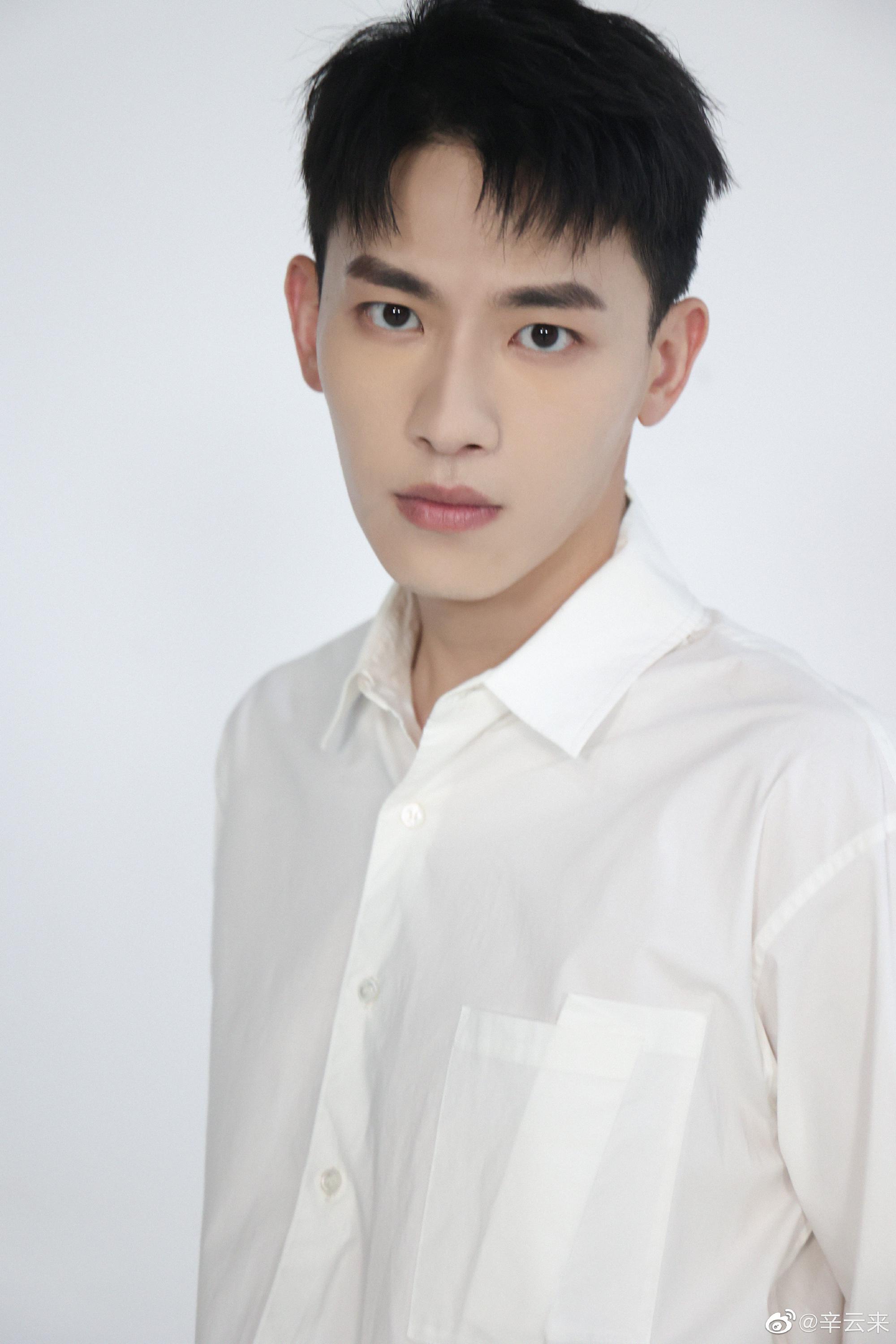 光线传媒三个男艺人辛云来冯祥琨李孝谦