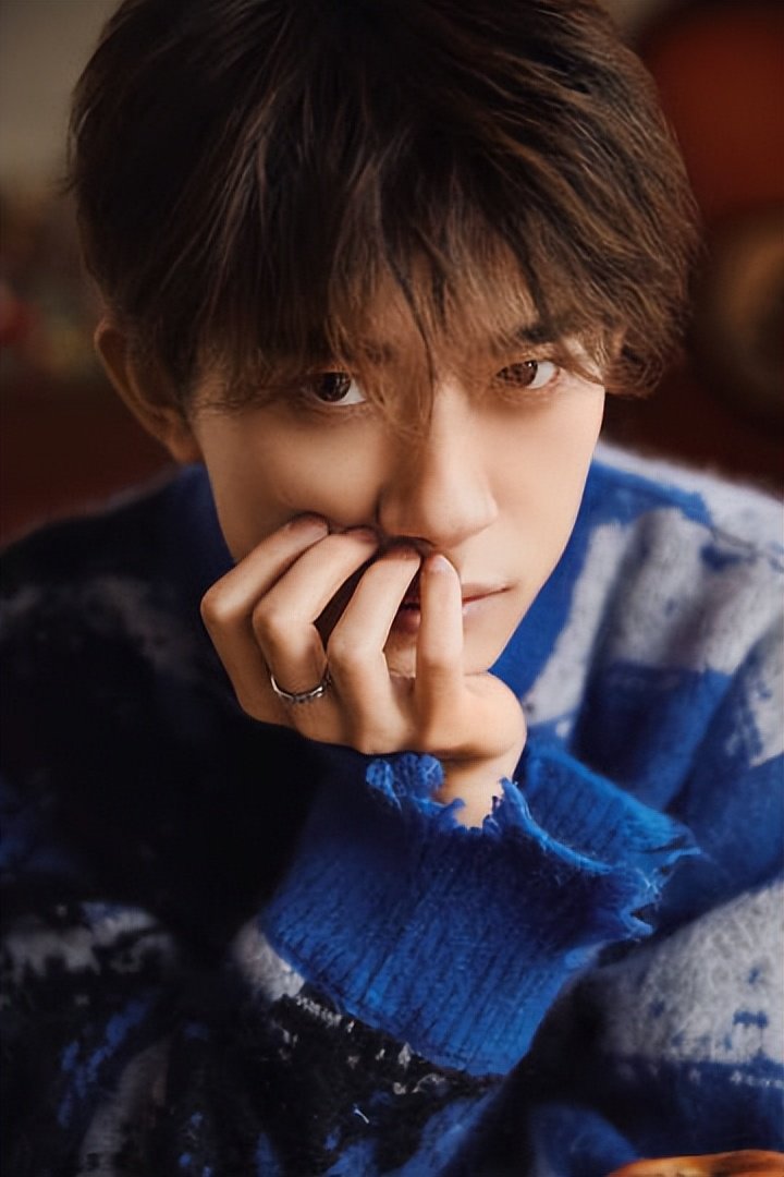 考编风波之后首次直播,易烊千玺全黑造型上热搜,观看人数破百万休闲区蓝鸢梦想 - Www.slyday.coM 考编风波之后首次直播,易烊千玺全黑造型上热搜,观看人数破百万休闲区蓝鸢梦想 - Www.slyday.coM