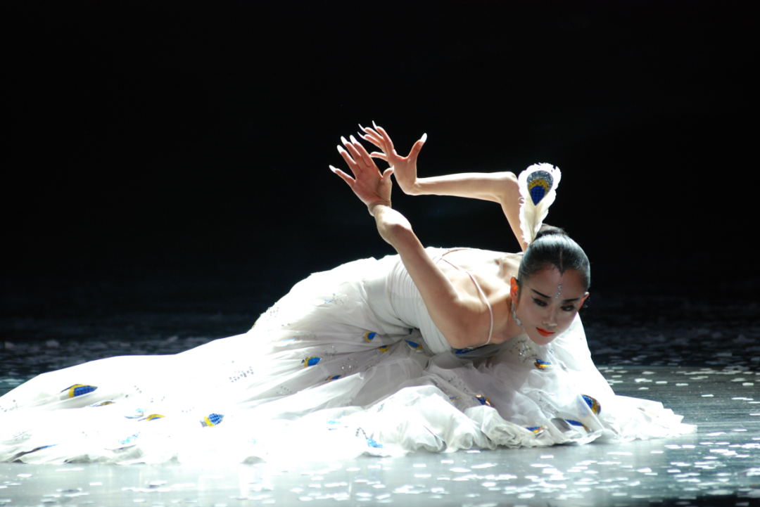 杨丽萍入驻快手看见传奇舞神背后的烟火人生