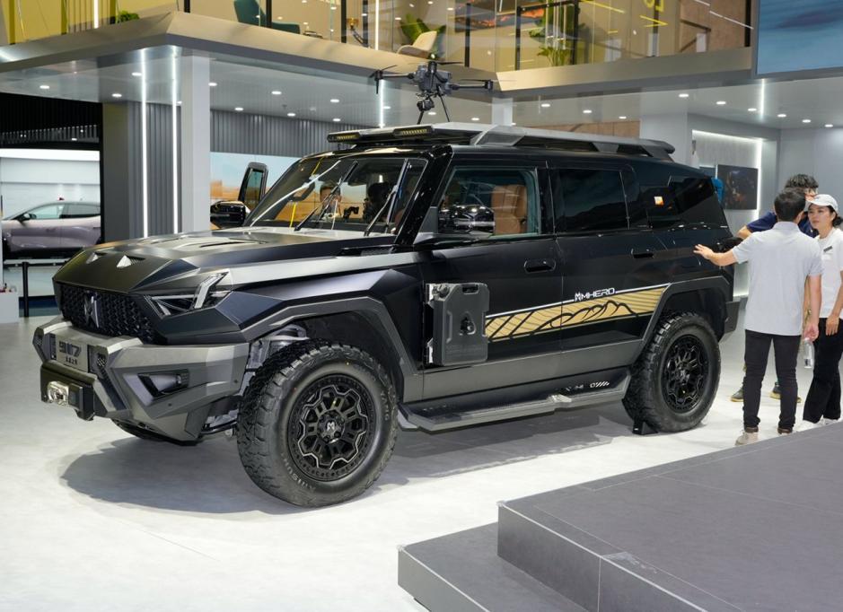 严格来说猛士917是对标比亚迪仰望的但价格至少低了20万