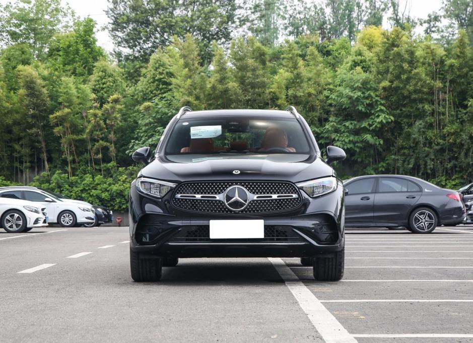 奔驰glc也降价,确实换来了不少消费者的青睐,销量很高-新浪汽车