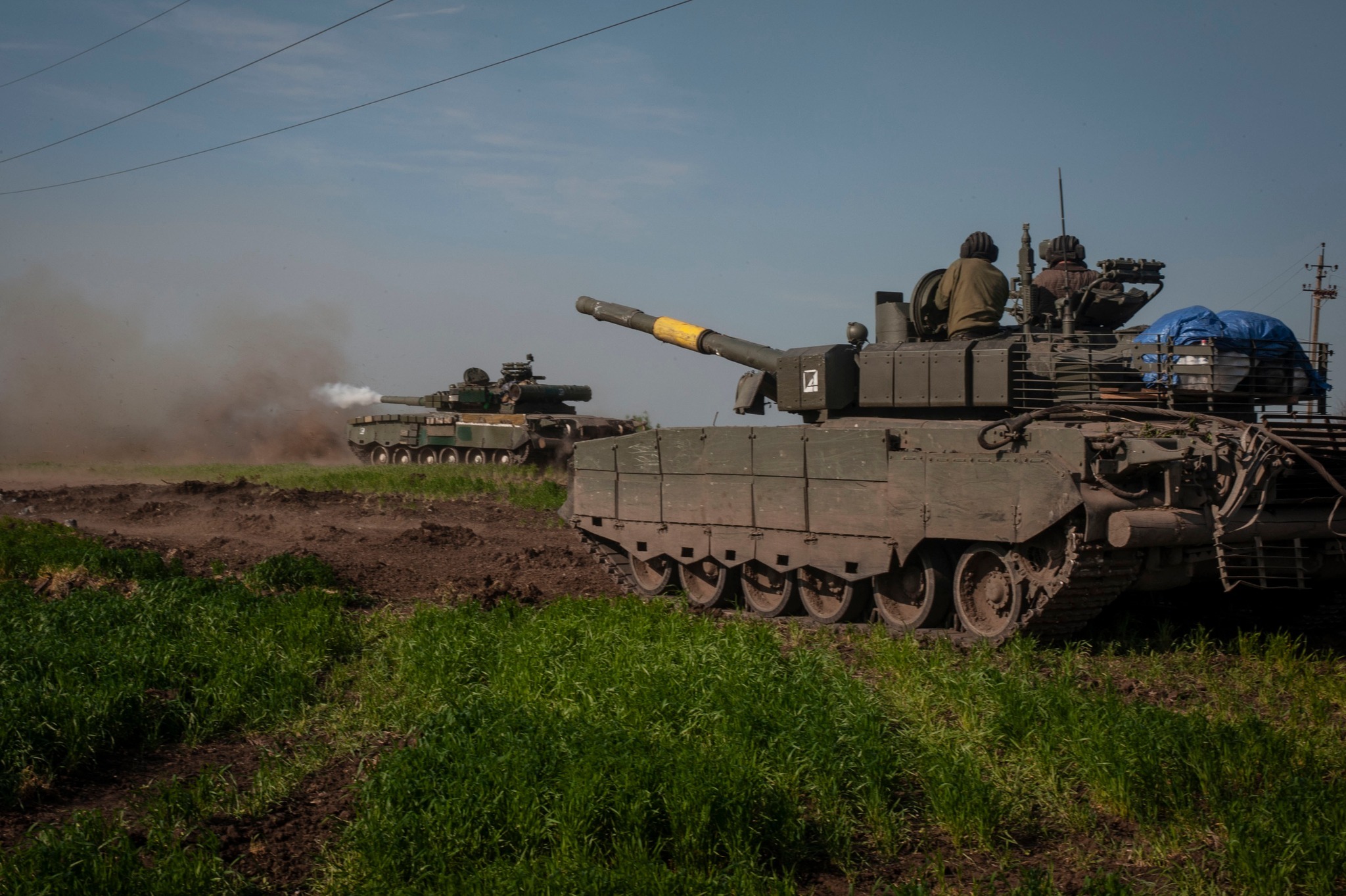 俄军首款“游荡”弹药投入乌克兰战场，蜂群作战，自杀式攻击