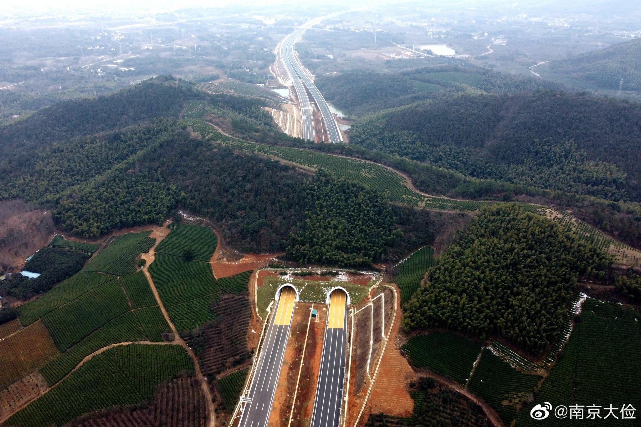宜长高速我省首条以隧道衔接的省际高速(宜兴至长兴)