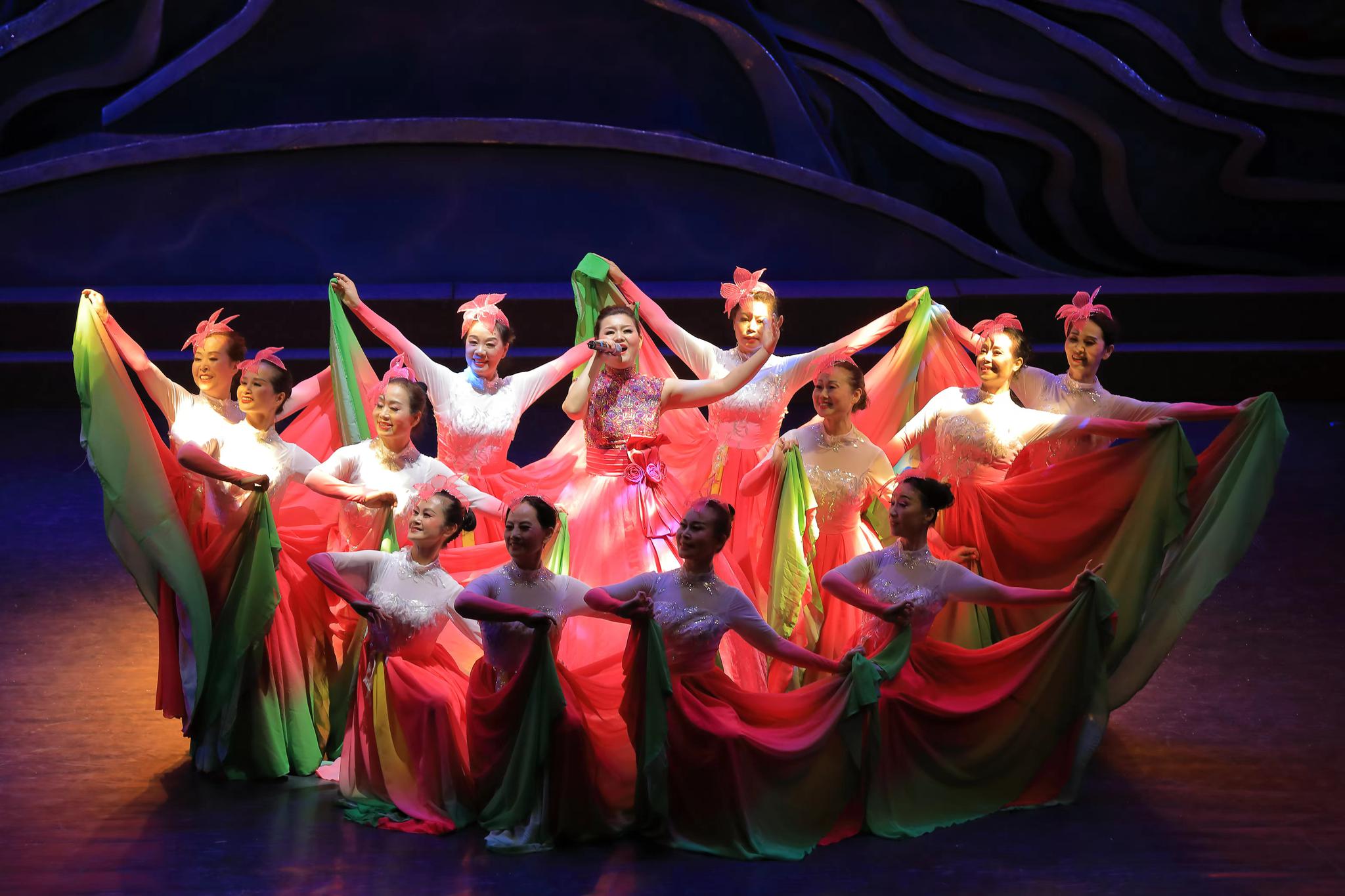 《贵州红》群众文艺汇演在贵阳星光剧院上演