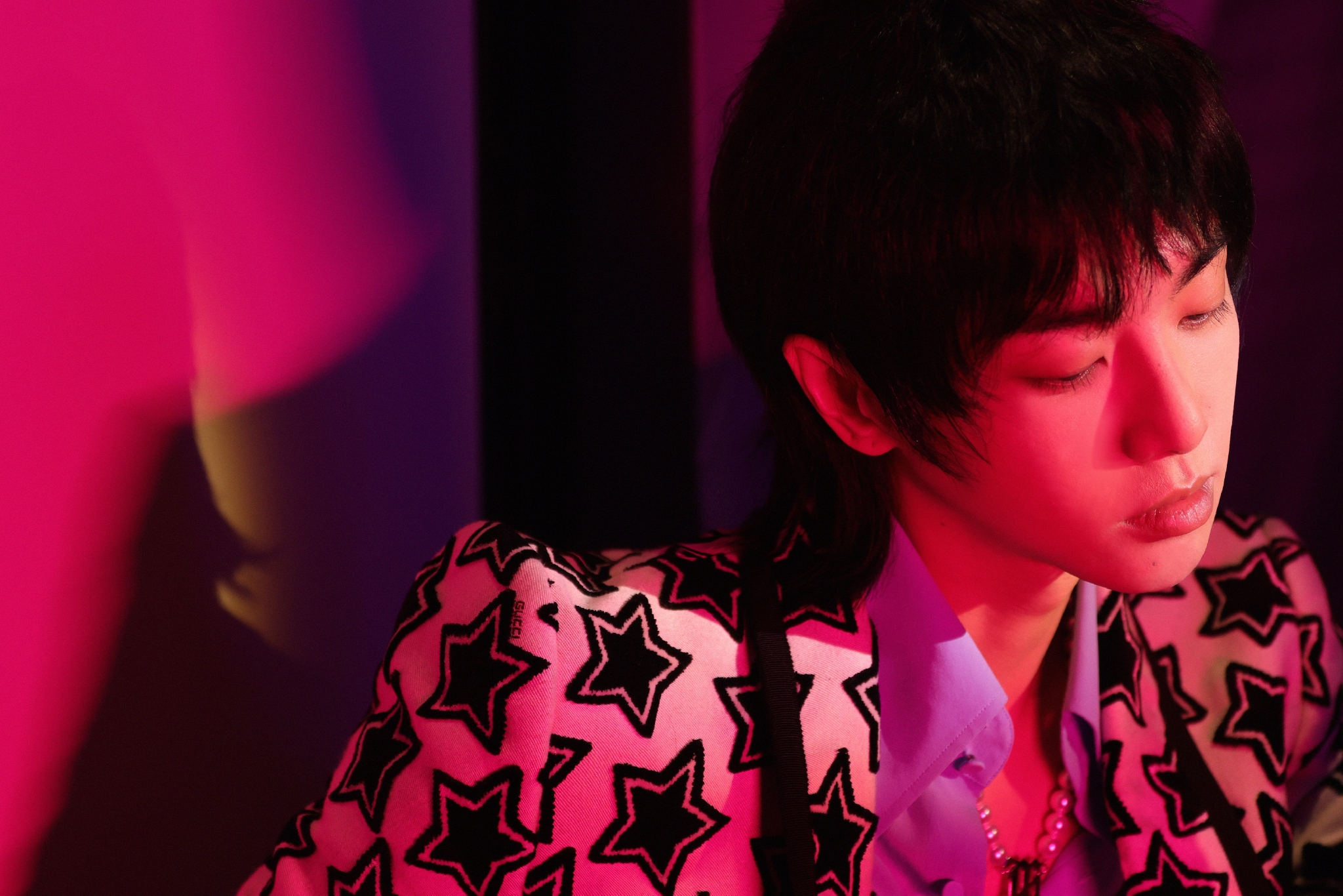 华晨宇跨年舞台造型终于要等到花花的舞台了