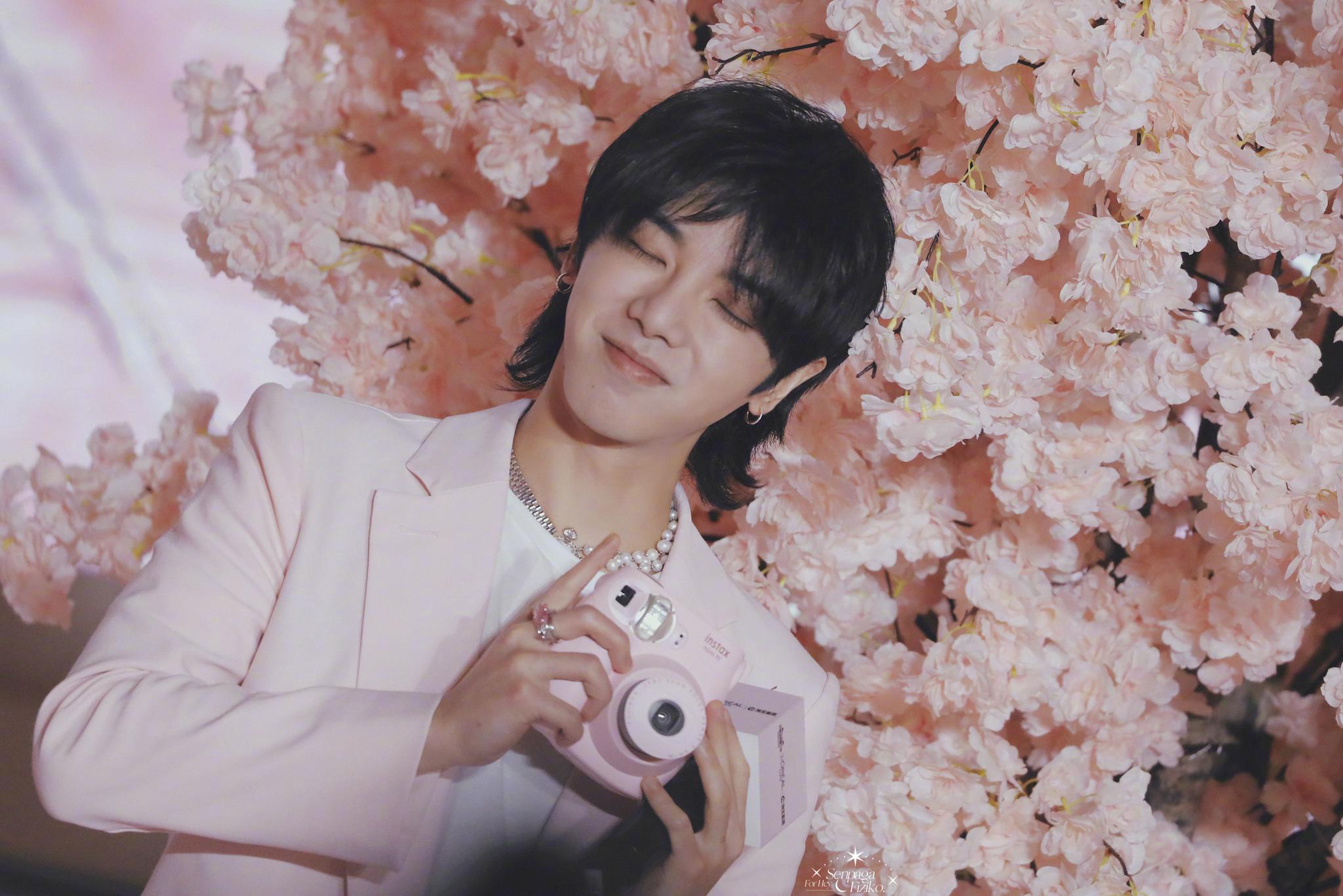 樱花味的华晨宇又像城堡里的小王子0569