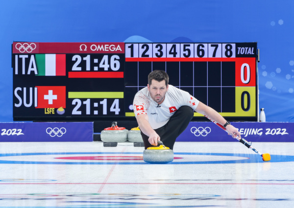（北京冬奥会）冰壶——混双循环赛：意大利队胜瑞士队休闲区蓝鸢梦想 - Www.slyday.coM
