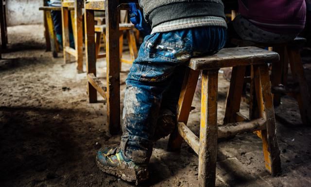 寒门子弟不只是缺钱,原生家庭的缺陷已经为他们的人生埋下了伏笔