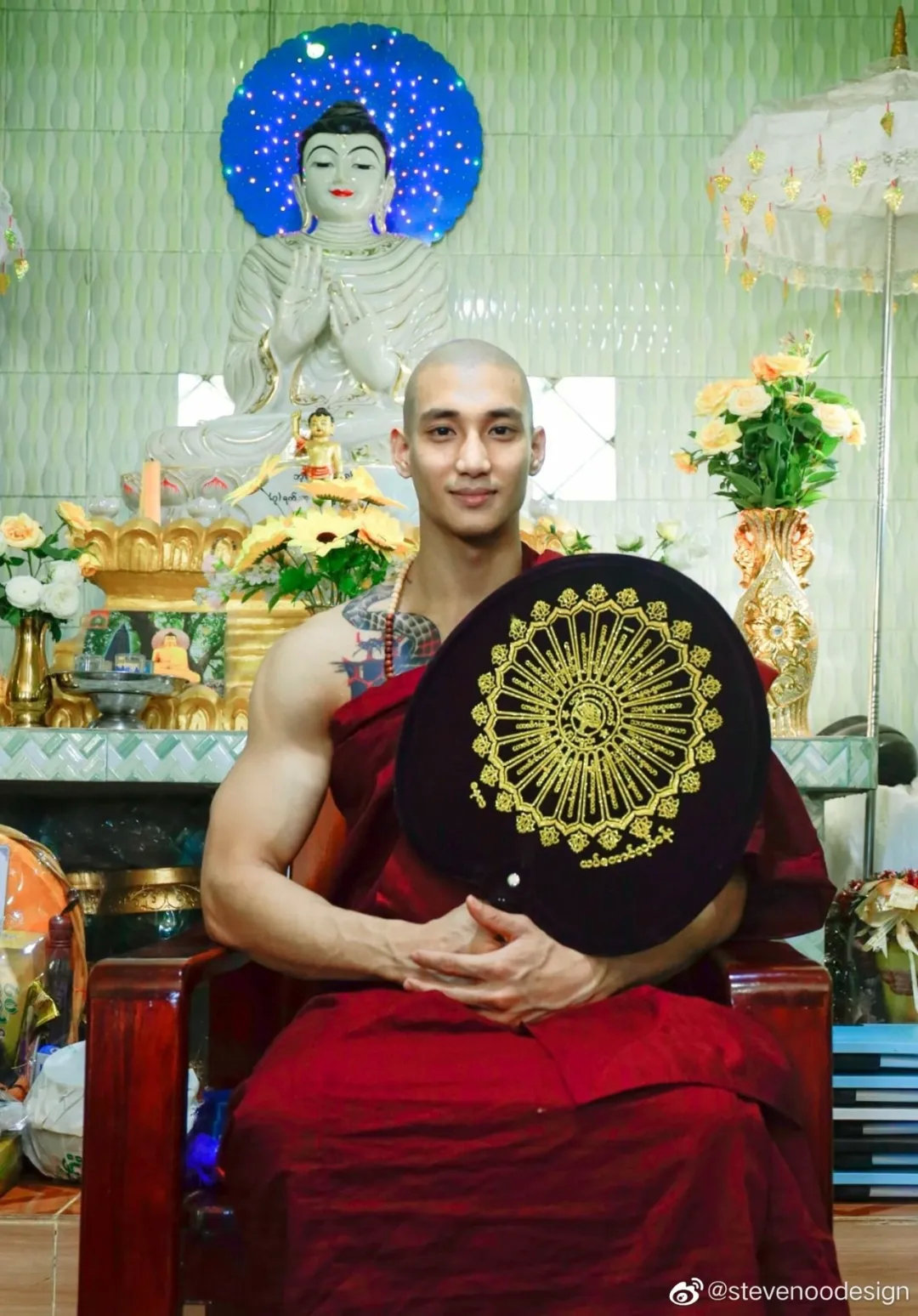 僧袍露出大肌肉帅和尚迷倒妹子无数让我想起释明心当年的盛景