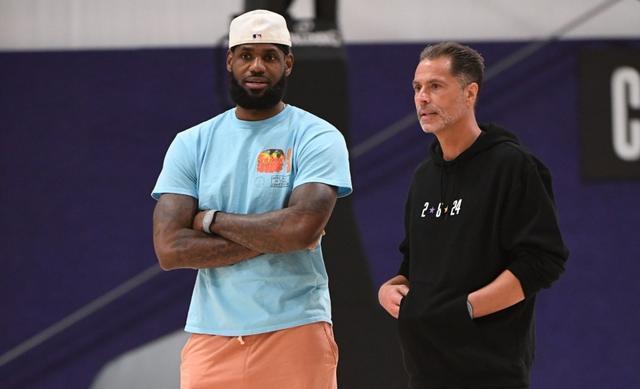 拒绝凯尔特人,底薪回归湖人!首发的不二人选,你完美适配詹姆斯休闲区蓝鸢梦想 - Www.slyday.coM 拒绝凯尔特人,底薪回归湖人!首发的不二人选,你完美适配詹姆斯休闲区蓝鸢梦想 - Www.slyday.coM