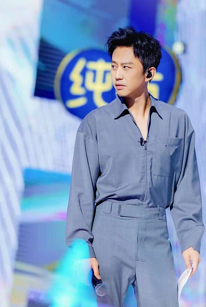 耐克放狠话也没用铁粉邓超换上李宁打篮球照样叱咤全场超帅气