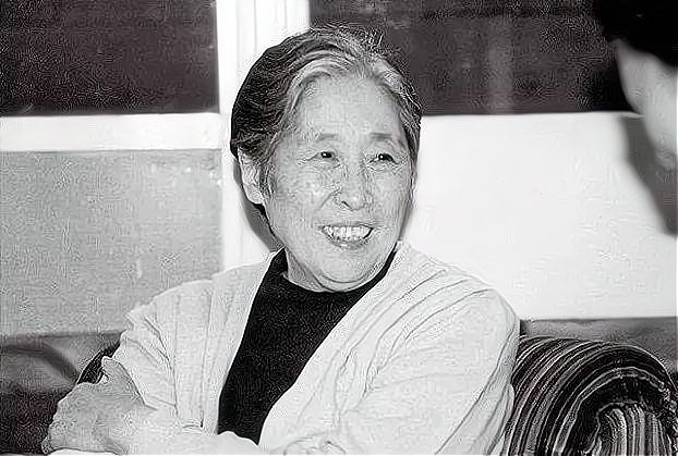 刘少奇夫人，王光美书法如何？颜筋柳骨韵味，富有书法底蕴，敬佩