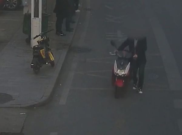 铜陵一男子以为偷来的车被偷 又偷了一辆休闲区蓝鸢梦想 - Www.slyday.coM