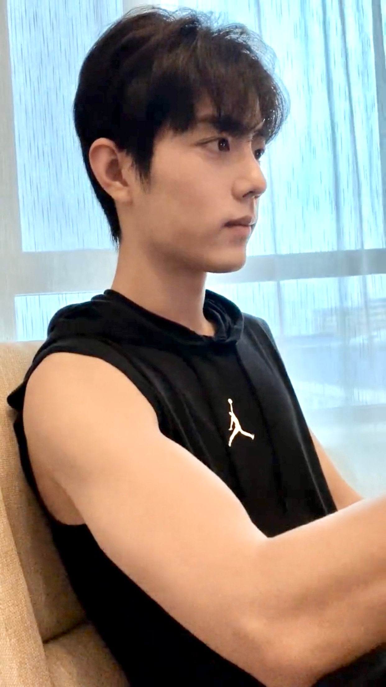 今日份新鲜战来了:这手臂线条太好看了,男友力爆棚的感觉了!