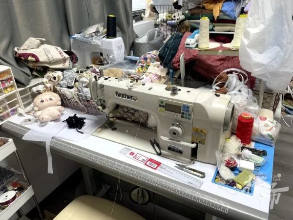 杭州95后、00后女孩喜欢带着这种娃娃逛延安路？有人辞掉互联网大厂工作专职做娃衣，年销售额上百万休闲区蓝鸢梦想 - Www.slyday.coM