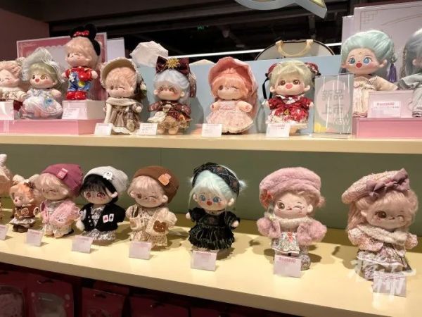 杭州95后、00后女孩喜欢带着这种娃娃逛延安路？有人辞掉互联网大厂工作专职做娃衣，年销售额上百万休闲区蓝鸢梦想 - Www.slyday.coM