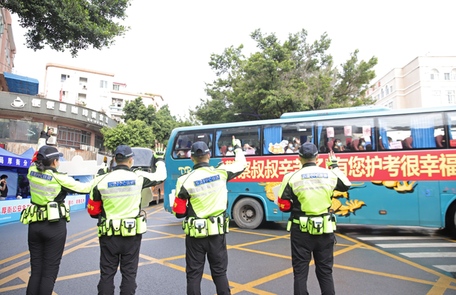 【“警”随高考 为你护航】逐梦少年，我们是你坚强的后盾休闲区蓝鸢梦想 - Www.slyday.coM