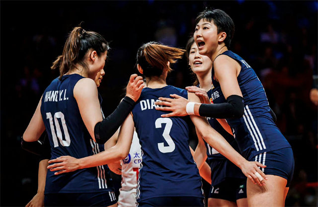 中国女排展现大国风范!日本队长崴脚,中国队的集体表现令人敬佩休闲区蓝鸢梦想 - Www.slyday.coM 中国女排展现大国风范!日本队长崴脚,中国队的集体表现令人敬佩休闲区蓝鸢梦想 - Www.slyday.coM