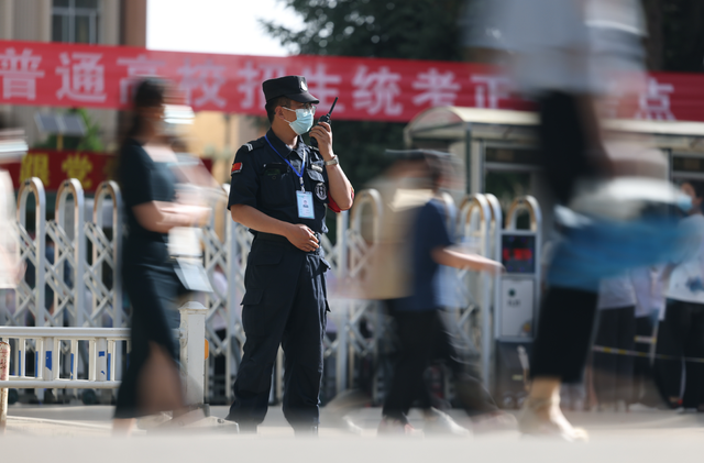 【“警”随高考 为你护航】逐梦少年，我们是你坚强的后盾休闲区蓝鸢梦想 - Www.slyday.coM