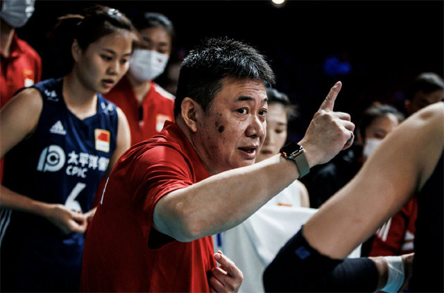 中国女排展现大国风范!日本队长崴脚,中国队的集体表现令人敬佩休闲区蓝鸢梦想 - Www.slyday.coM 中国女排展现大国风范!日本队长崴脚,中国队的集体表现令人敬佩休闲区蓝鸢梦想 - Www.slyday.coM