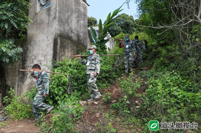 清明假期首日，各墓区陵园秩序井然休闲区蓝鸢梦想 - Www.slyday.coM