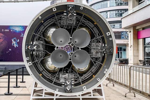 光是看看就能让人心潮澎湃全球仅存唯一的"神舟一号飞船推进舱"是中国