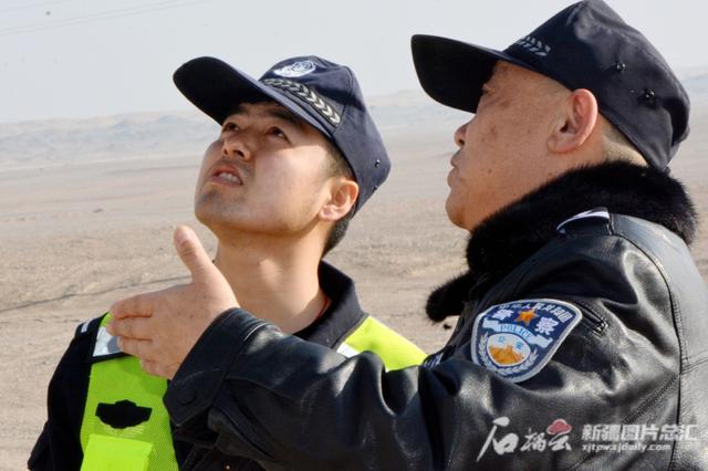 新疆铁路民警洪忠在岗的最后一个春运：把最朴实的爱留给戈壁休闲区蓝鸢梦想 - Www.slyday.coM