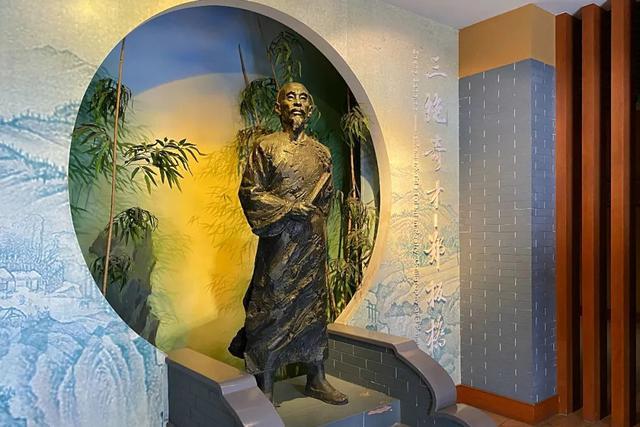 众所周知,郑板桥一生咏竹,爱竹,痴竹,画过无数的竹子.