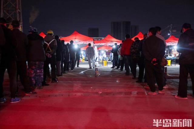 凌晨四点到晚上八点，四万步，六千人休闲区蓝鸢梦想 - Www.slyday.coM