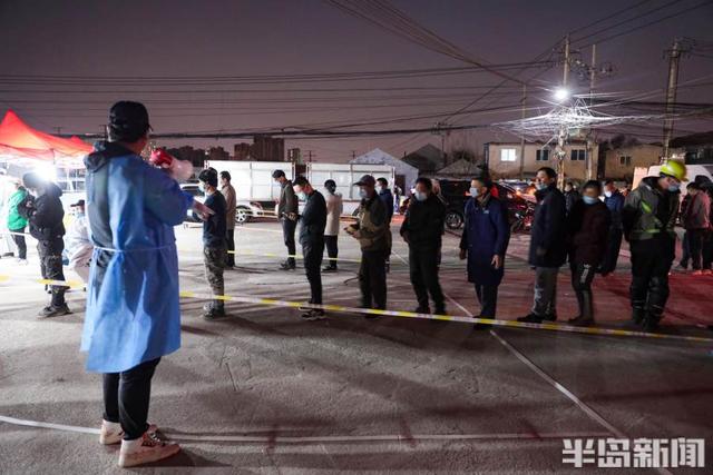 凌晨四点到晚上八点，四万步，六千人休闲区蓝鸢梦想 - Www.slyday.coM