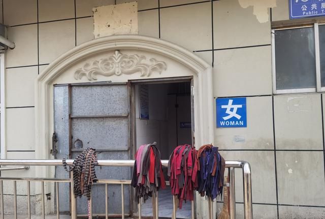 山东滨州:路边公厕关门被网友吐槽“铁将军把门”,咋回事?休闲区蓝鸢梦想 - Www.slyday.coM 山东滨州:路边公厕关门被网友吐槽“铁将军把门”,咋回事?休闲区蓝鸢梦想 - Www.slyday.coM