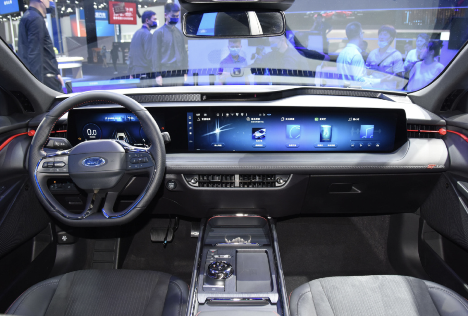 装备11米长无界屏福特evos将引领全新跨界suv