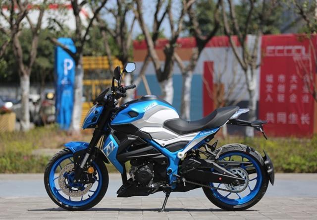 汽车看点 自媒体 正文新感觉rz25都市战豹车头部分采用了全led光源