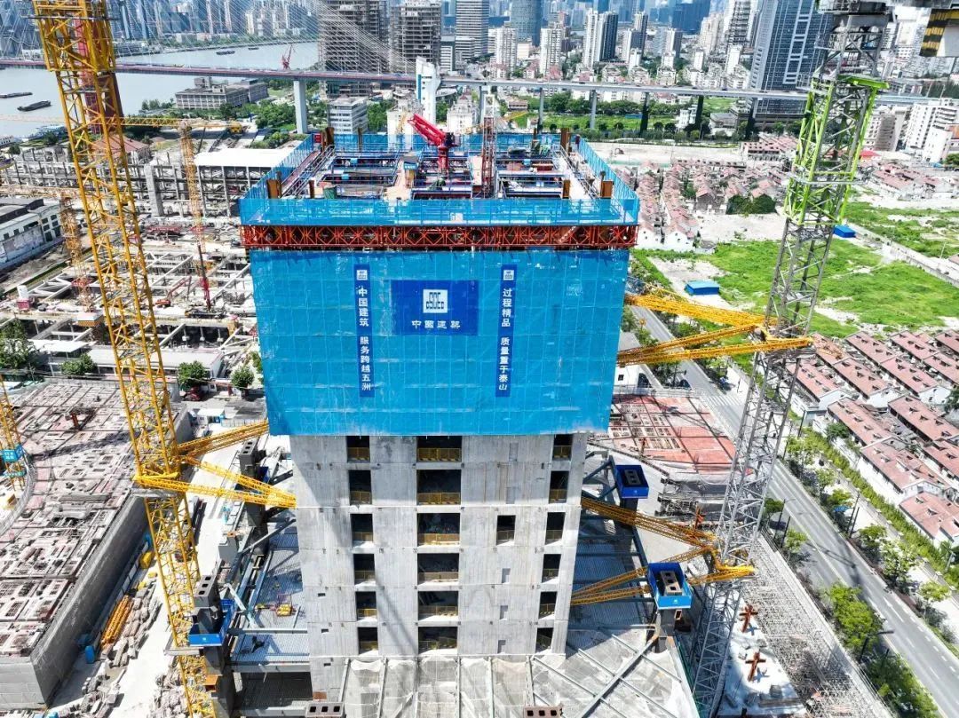 突破百米!“空中造楼机”登高上海杨浦滨江|杨浦|滨江|塔楼_新浪新闻