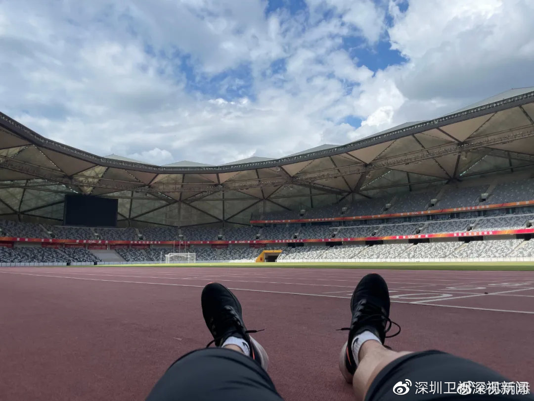 苏炳添奥运赛前,在深圳边备战边写博士论文!休闲区蓝鸢梦想 - Www.slyday.coM 苏炳添奥运赛前,在深圳边备战边写博士论文!休闲区蓝鸢梦想 - Www.slyday.coM