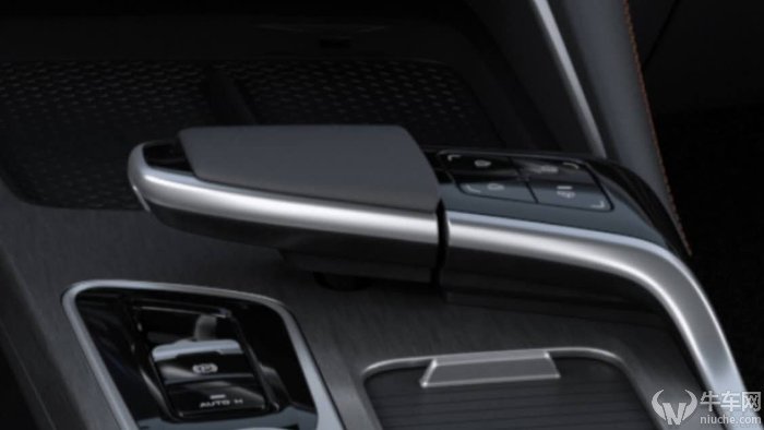 定位跨界紧凑型SUV，长安全新车型UNI-T首发