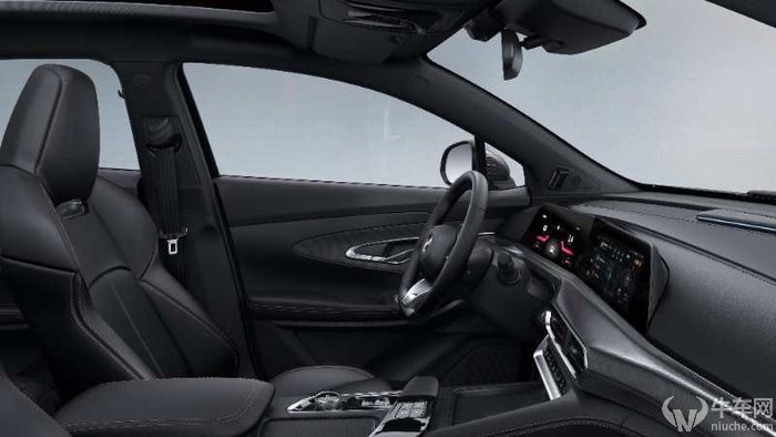 定位跨界紧凑型SUV，长安全新车型UNI-T首发