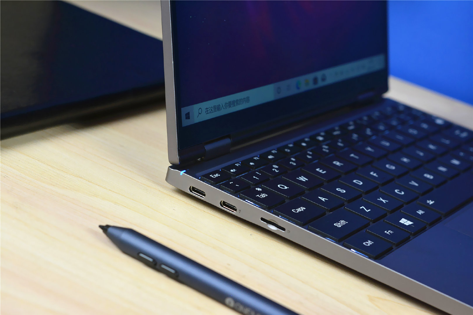 5k全面屏 i7处理器,重量只有769克__财经头条