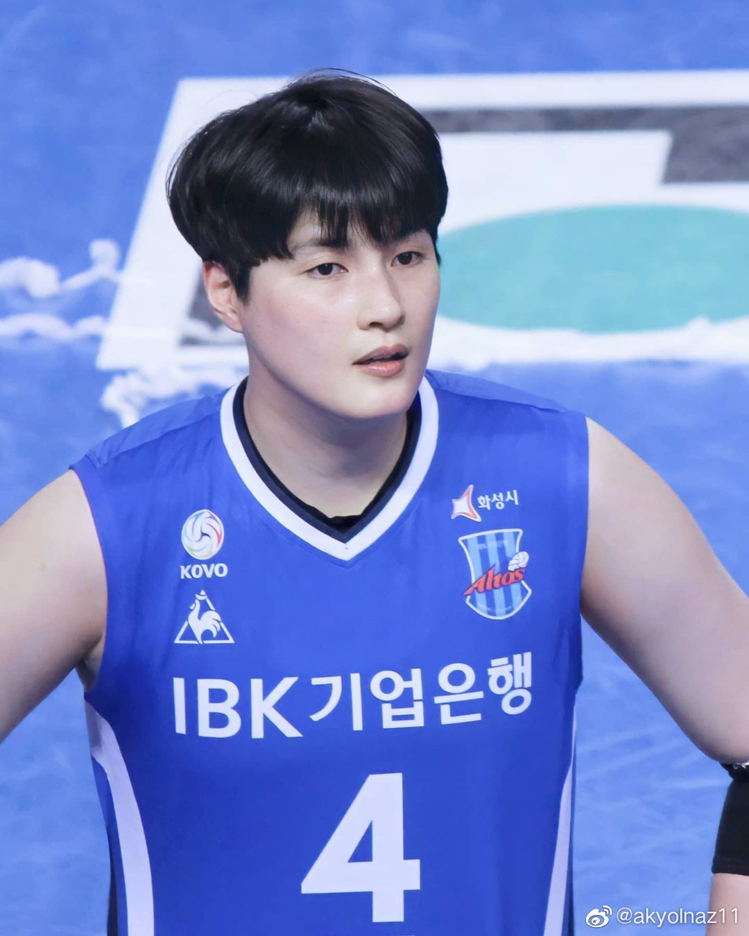 韩国 接应金熙珍有点杯具,左膝发现有碎骨,需要做手术