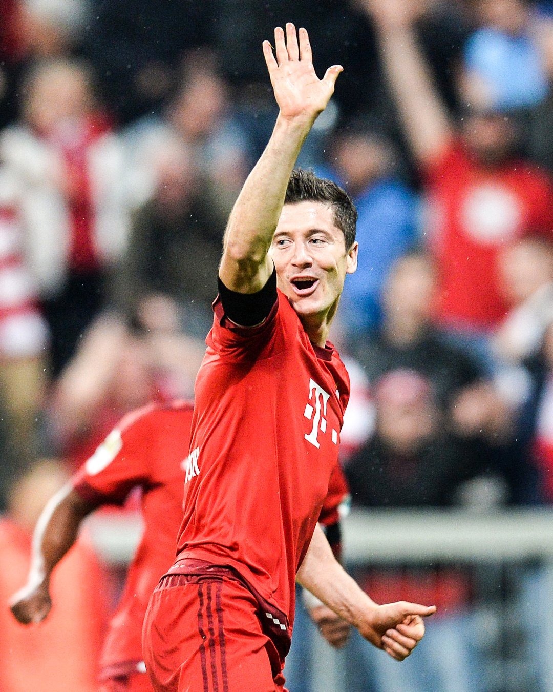 2015年的今天,莱万多夫斯基完成"九五之尊"神迹!_高清图集_新浪网